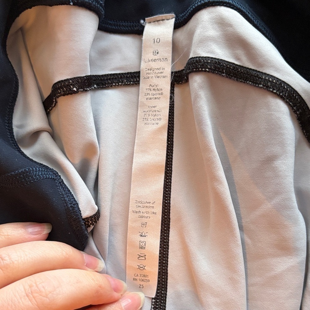 LULULEMON ‘Foilage’ Activewear Leggings - Picture 8 of 12